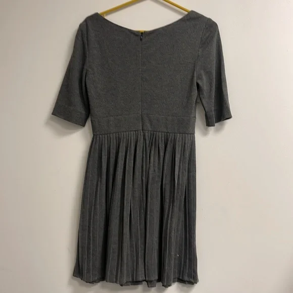 Grey dress - Picture 4 of 4